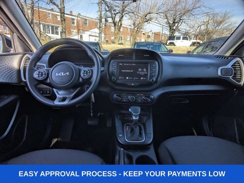 Used 2022 Kia Soul LX image 18