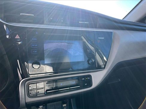 Used 2017 Toyota Corolla LE image 16