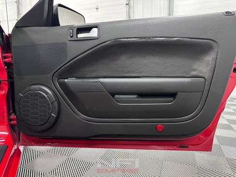 Used 2006 Ford Mustang GT Premium RWD image 50