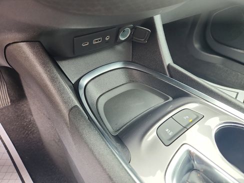 Used 2025 Chevrolet Malibu LT image 34