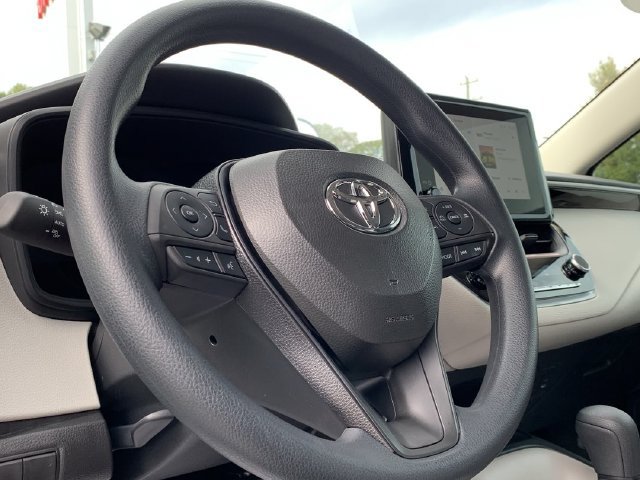 Used 2026 Toyota Corolla LE FWD image 19