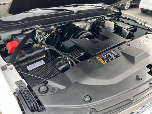 Used 2018 Chevrolet Suburban LT w/ LT Signature Package image 49