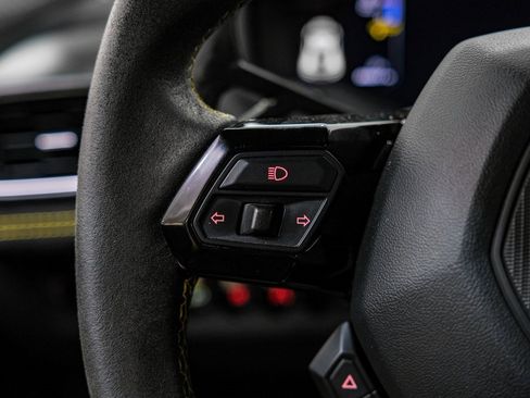 Used 2018 Lamborghini Huracan Performante image 12