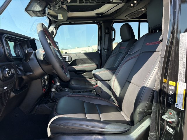 Used 2025 Jeep Gladiator Rubicon AWD/4WD image 9