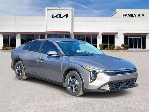 New 2026 Kia K4 FWD image 1