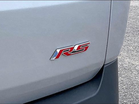Used 2022 Chevrolet Traverse RS FWD image 24