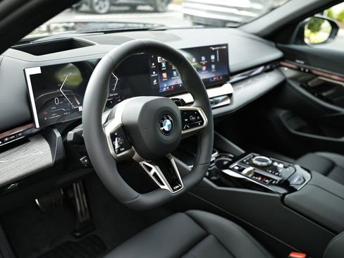 New 2027 BMW 530i RWD image 19