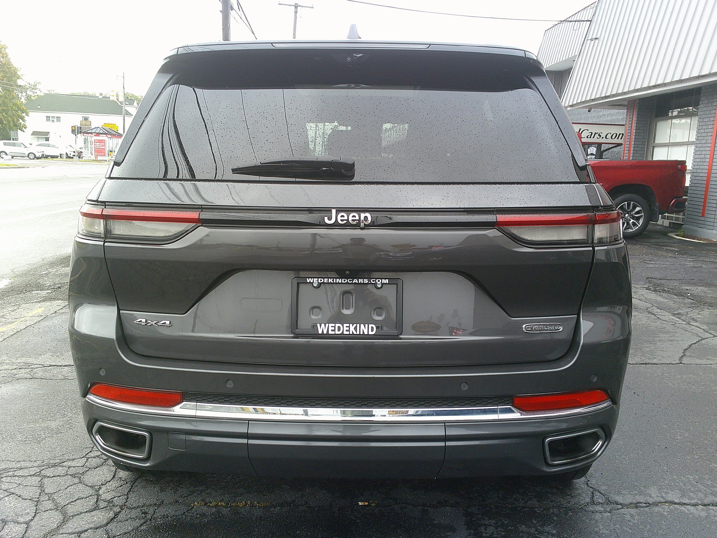 Used 2022 Jeep Grand Cherokee Overland w/ Luxury Tech Group IV AWD/4WD image 4