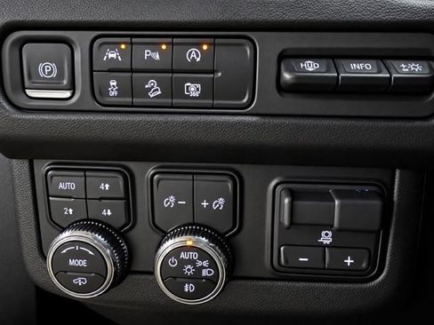 Used 2023 GMC Yukon AT4 AWD/4WD image 61