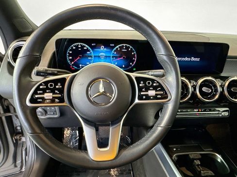 Used 2022 Mercedes-Benz GLB 250 4MATIC image 11