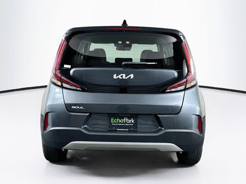 Used 2025 Kia Soul LX w/ LX Technology Package FWD image 7