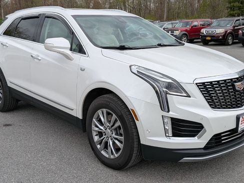 Used 2022 Cadillac XT5 Premium Luxury w/ Technology Package AWD/4WD image 4