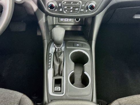 Used 2024 Chevrolet Equinox LT FWD image 37