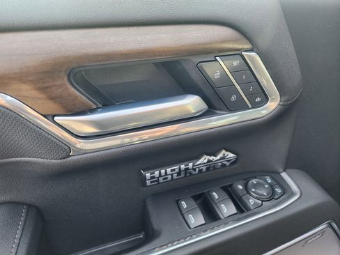 Used 2025 Chevrolet Silverado 1500 High Country w/ Technology Package image 26