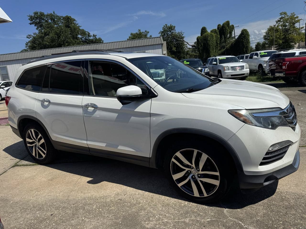 Used 2017 Honda Pilot Touring image 5