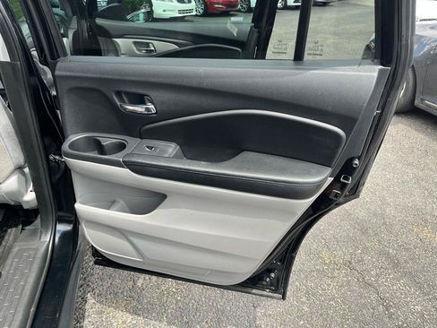Used 2016 Honda Pilot EX image 32