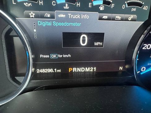 Used 2017 Ford F250 Lariat w/ Chrome Package AWD/4WD image 20