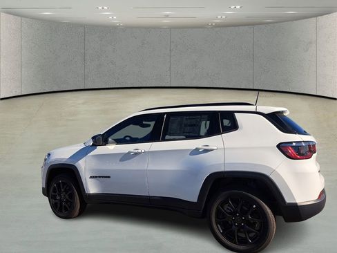 New 2026 Jeep Compass Latitude image 6