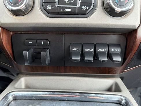 Used 2016 Ford F250 Lariat w/ Lariat Interior Package AWD/4WD image 23