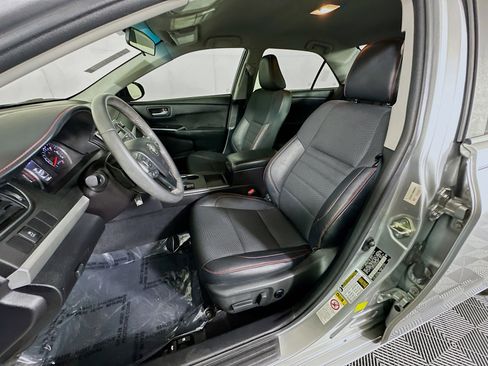 Used 2017 Toyota Camry SE FWD image 12
