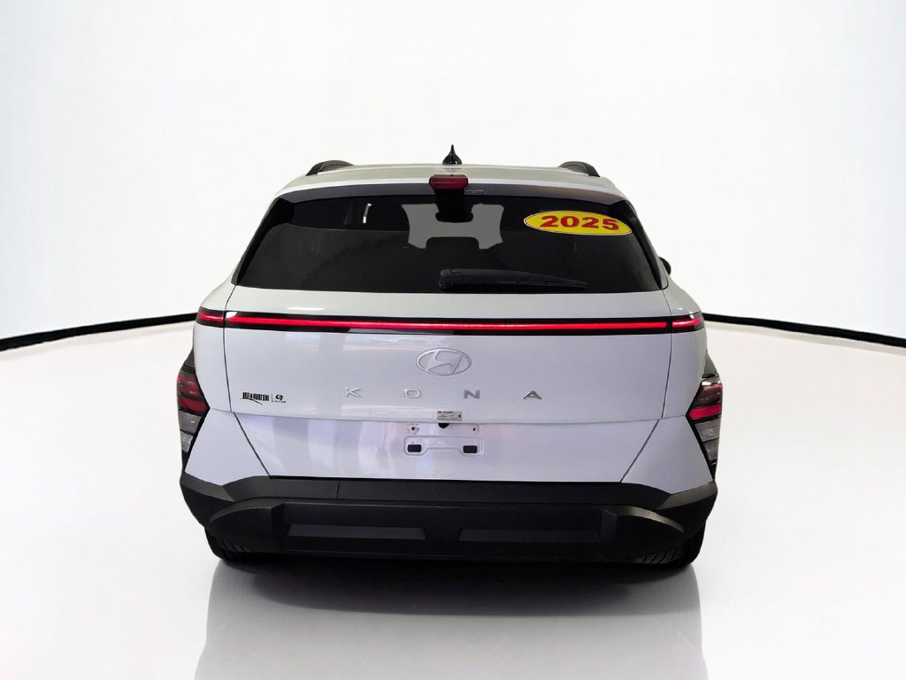 Used 2025 Hyundai Kona SEL FWD image 7