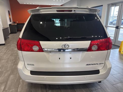 Used 2009 Toyota Sienna XLE Limited image 6