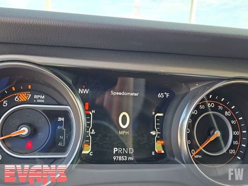 Used 2019 Jeep Wrangler Unlimited Sahara AWD/4WD image 5