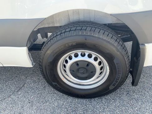 Used 2024 Mercedes-Benz Sprinter 2500 image 36