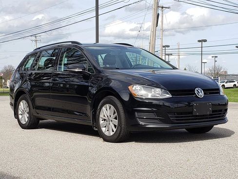 Used 2016 Volkswagen Golf S image 6