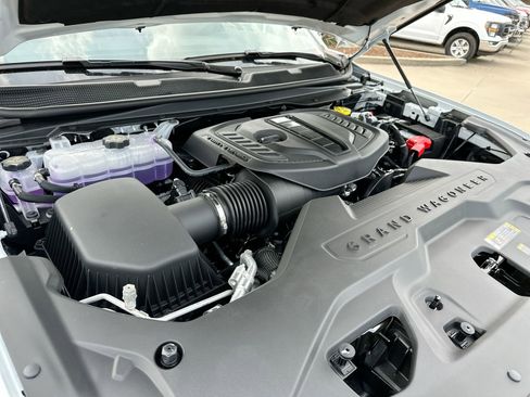 New 2026 Jeep Grand Wagoneer L Limited AWD/4WD image 28