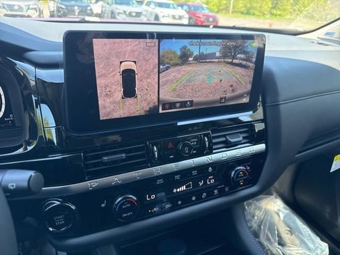 New 2026 Nissan Pathfinder SL w/ SL Premium Package AWD/4WD image 21