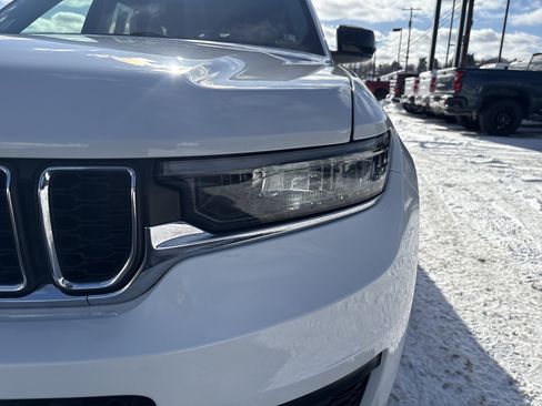 Used 2023 Jeep Grand Cherokee L Laredo image 10