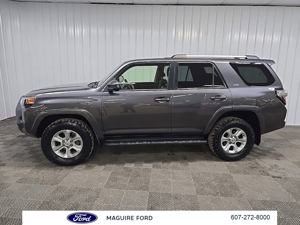 Used 2019 Toyota 4Runner SR5 AWD/4WD image 5