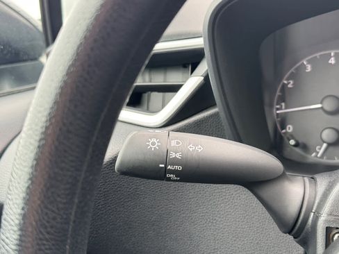Used 2025 Toyota Corolla LE FWD image 17