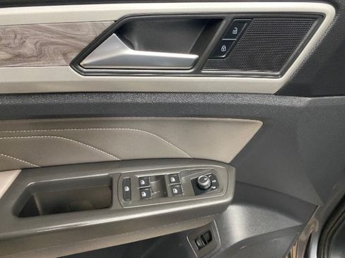 Used 2023 Volkswagen Atlas Cross Sport SE AWD/4WD image 22