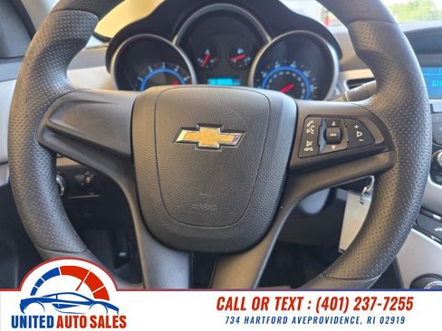 Used 2015 Chevrolet Cruze LS FWD image 17