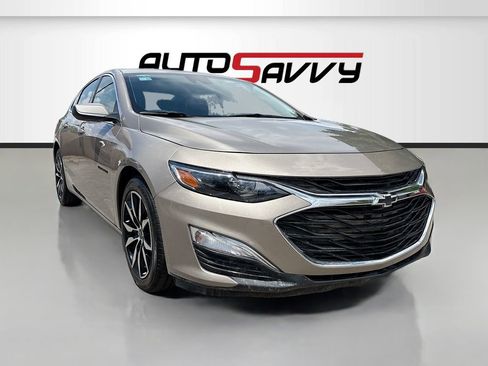 Used 2025 Chevrolet Malibu RS FWD image 1