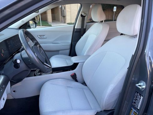 Used 2025 Hyundai Kona SEL image 30