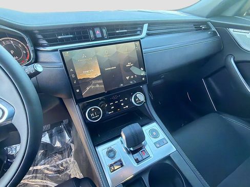 New 2026 Jaguar F-PACE R-Dynamic S image 27