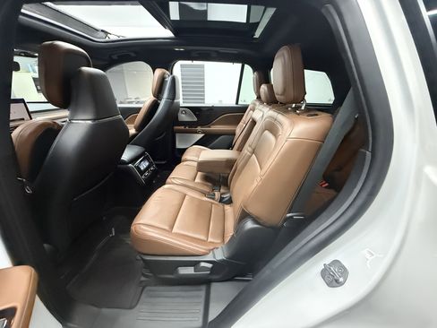 Used 2023 Lincoln Aviator Reserve w/ Jet Appearance Package image 23