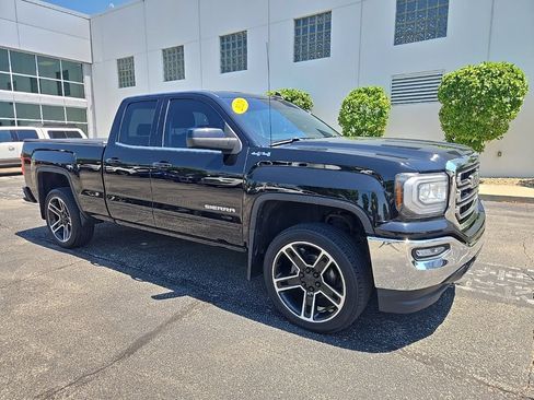 Used 2019 GMC Sierra 1500 SLE w/ Black Pack AWD/4WD image 4