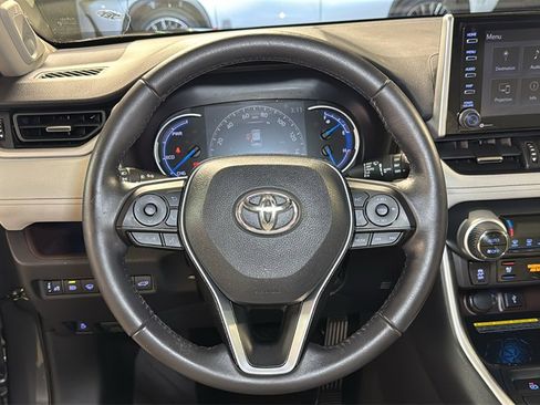 Used 2020 Toyota RAV4 Limited image 20