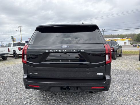 Used 2025 Ford Expedition Active AWD/4WD image 7