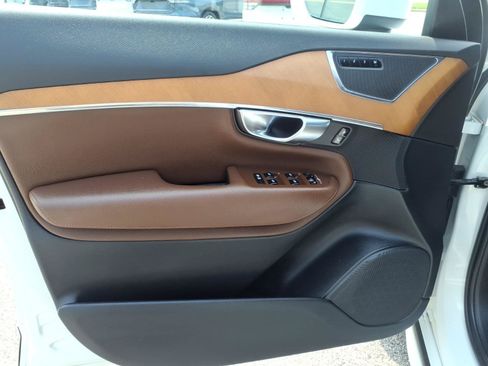 Used 2021 Volvo XC90 T6 Momentum w/ Climate Package AWD/4WD image 19