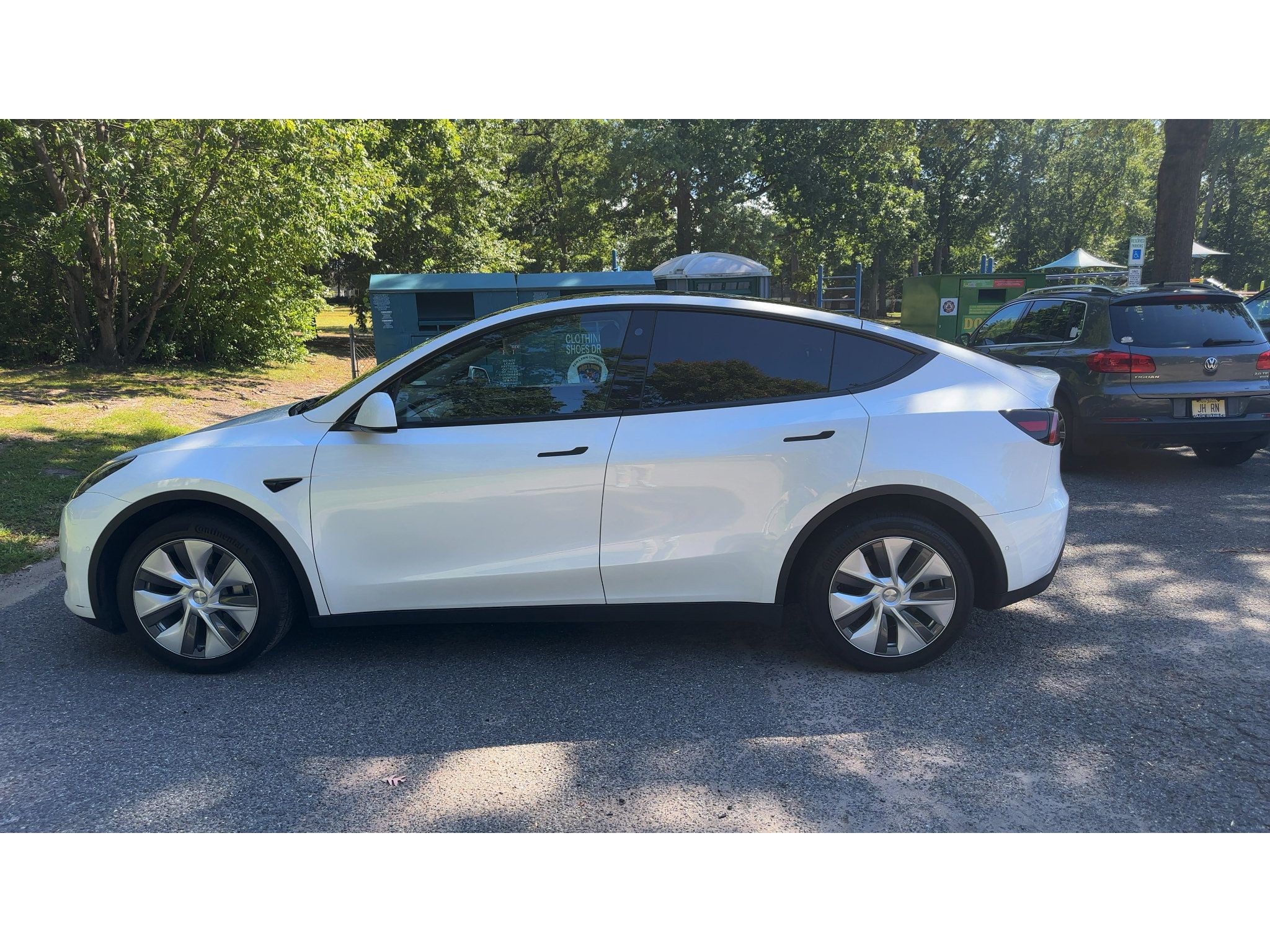 Used 2022 Tesla Model Y Long Range AWD/4WD image 3