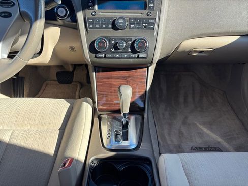 Used 2010 Nissan Altima 2.5 S w/ Convenience Plus Pkg image 20