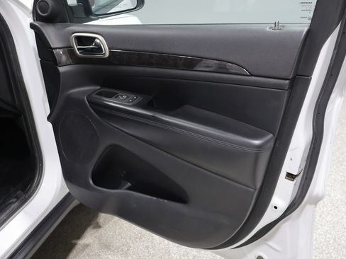 Used 2013 Jeep Grand Cherokee Laredo AWD/4WD image 24
