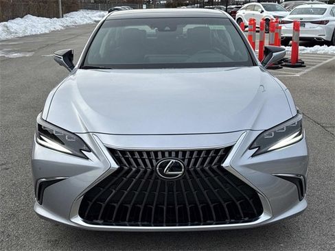 New 2025 Lexus ES 350 Ultra Luxury image 2
