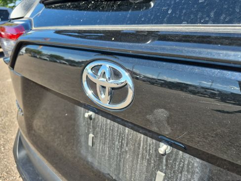 Used 2025 Toyota RAV4 XLE AWD/4WD image 23