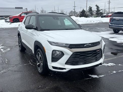 Used 2023 Chevrolet TrailBlazer RS w/ Convenience Package image 3